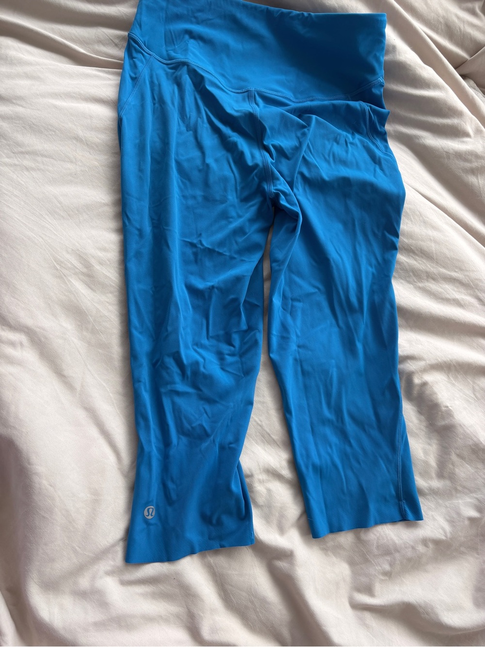 lululemon Vibrant Blue Cropped Leggings